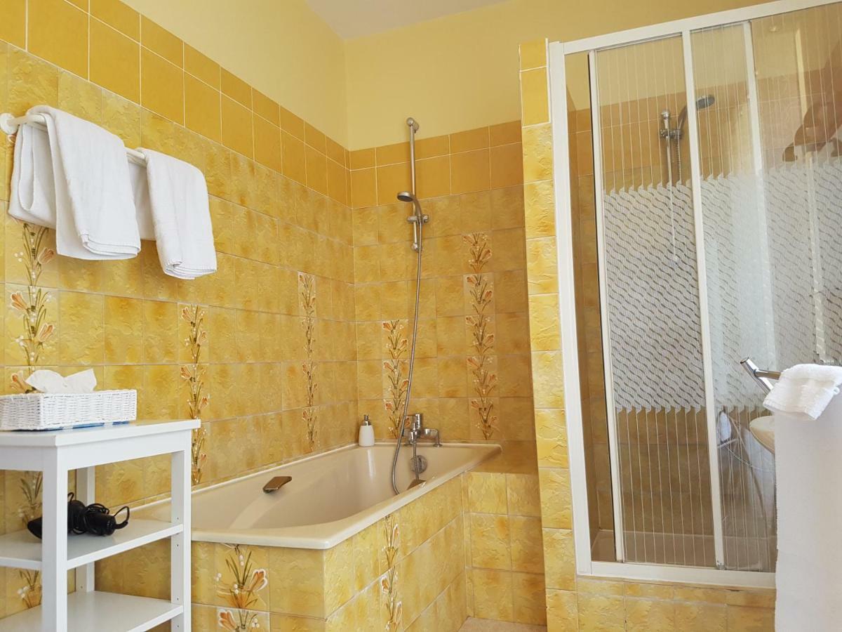 Manoir De Chaix Bed & Breakfast Truyes Exterior photo